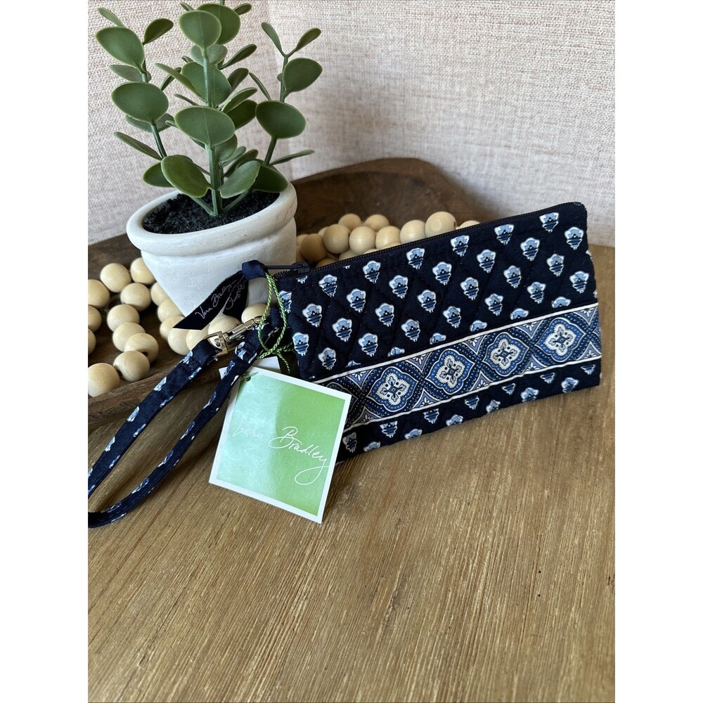 NWT Vera Bradley Nantucket Navy Wristlet Retired 2005 Vintage Quilted Cotton